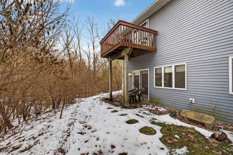 Tiny photo for 4000 46th St Court #5, Rock Island, IL 61201 (MLS # 100000264)