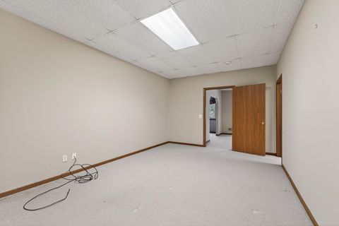 Tiny photo for 4000 46th St Court #5, Rock Island, IL 61201 (MLS # 100000264)