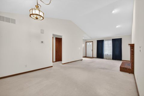 Tiny photo for 4000 46th St Court #5, Rock Island, IL 61201 (MLS # 100000264)