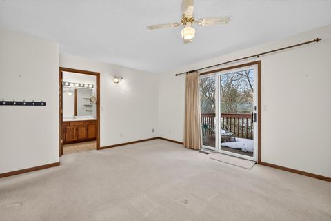 Tiny photo for 4000 46th St Court #5, Rock Island, IL 61201 (MLS # 100000264)