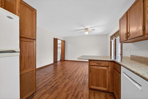 Tiny photo for 4000 46th St Court #5, Rock Island, IL 61201 (MLS # 100000264)