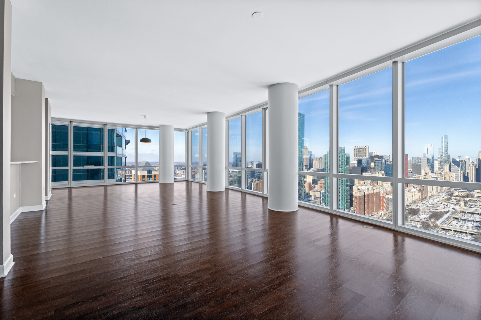 1211 S Prairie Avenue 4805