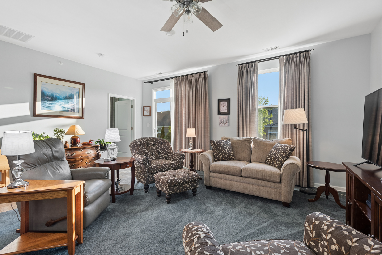 Properties 3 217 Sussex Court 0