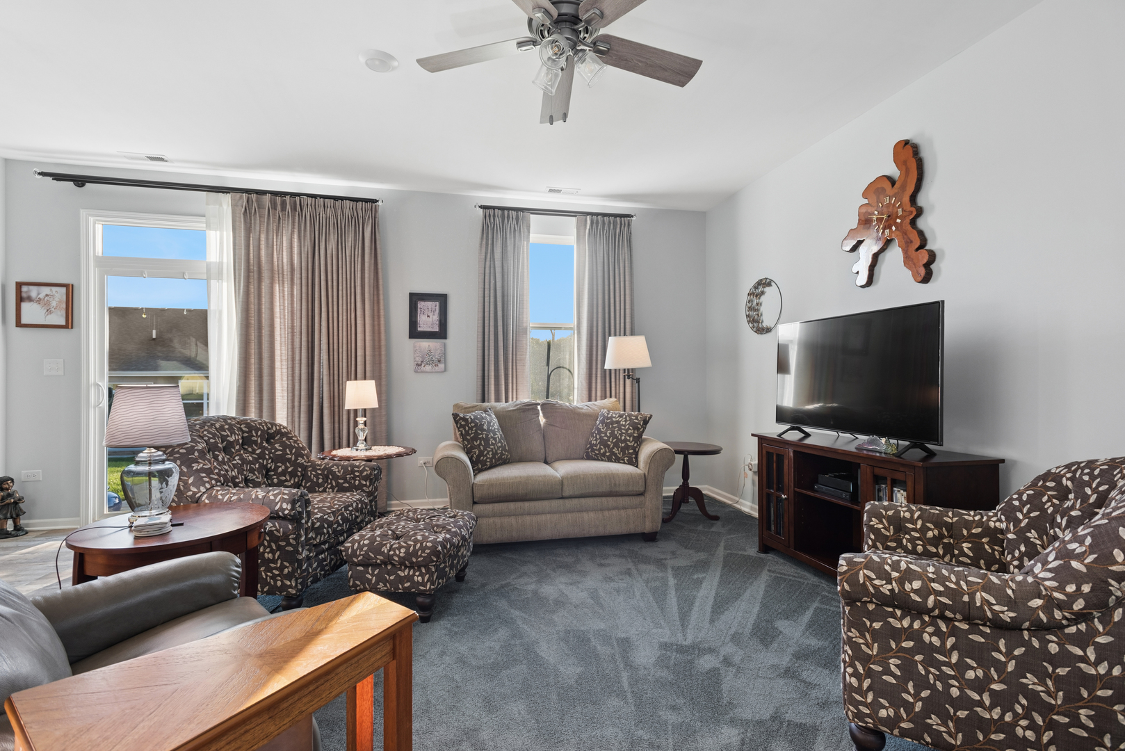 Properties 2 217 Sussex Court 0