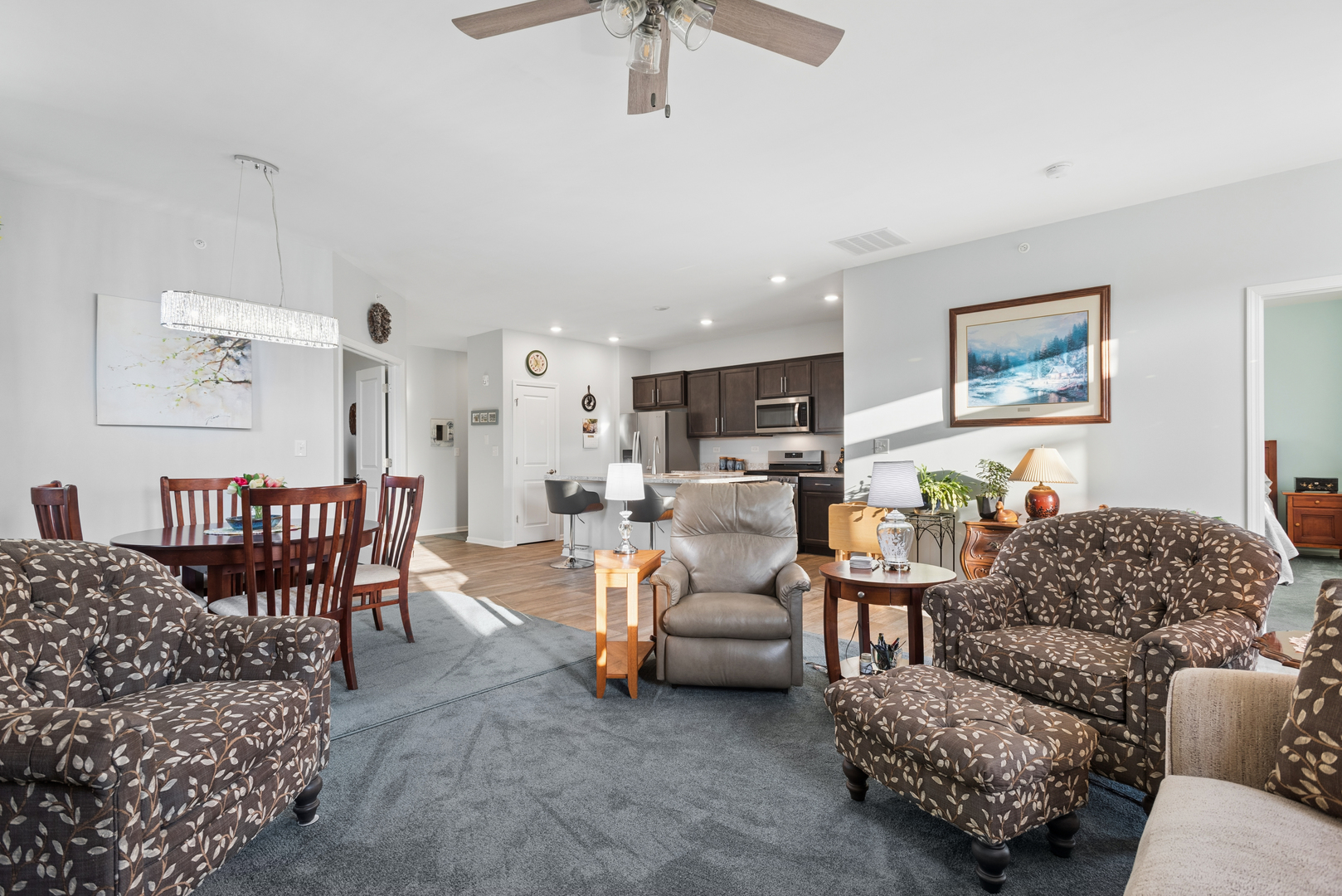 Properties 4 217 Sussex Court 0