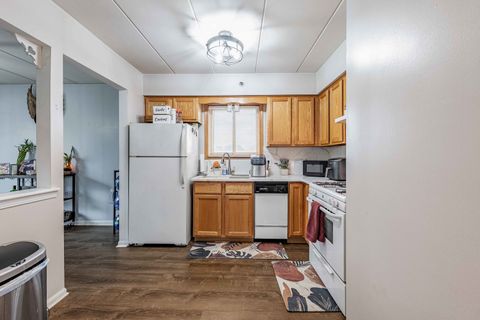 Tiny photo for 9527 S 54th Avenue #2B, Oak Lawn, IL 60453 (MLS # 12615238)