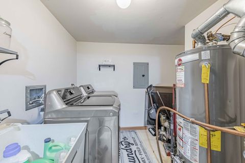 Tiny photo for 9527 S 54th Avenue #2B, Oak Lawn, IL 60453 (MLS # 12615238)