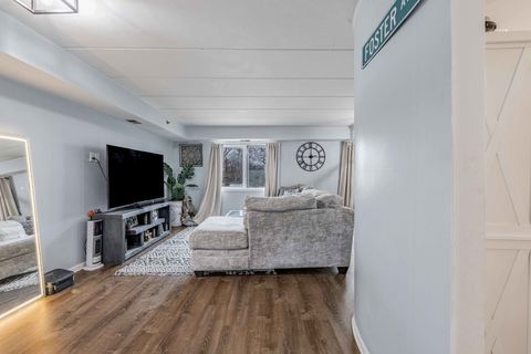 Tiny photo for 9527 S 54th Avenue #2B, Oak Lawn, IL 60453 (MLS # 12615238)