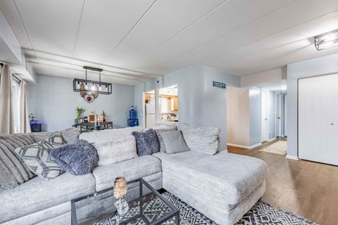 Tiny photo for 9527 S 54th Avenue #2B, Oak Lawn, IL 60453 (MLS # 12615238)