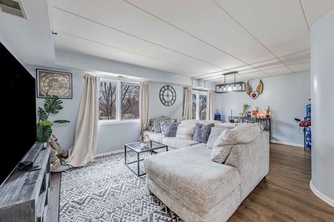 Tiny photo for 9527 S 54th Avenue #2B, Oak Lawn, IL 60453 (MLS # 12615238)