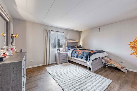 Tiny photo for 9527 S 54th Avenue #2B, Oak Lawn, IL 60453 (MLS # 12615238)