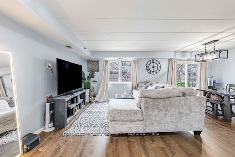 Tiny photo for 9527 S 54th Avenue #2B, Oak Lawn, IL 60453 (MLS # 12615238)