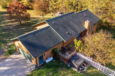 Tiny photo for 125 Princess Lane, Carbondale, IL 62901 (MLS # EB460361)