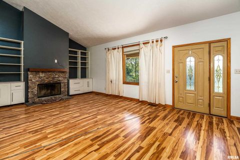 Tiny photo for 125 Princess Lane, Carbondale, IL 62901 (MLS # EB460361)