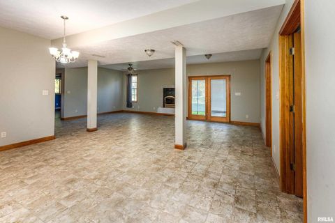 Tiny photo for 125 Princess Lane, Carbondale, IL 62901 (MLS # EB460361)