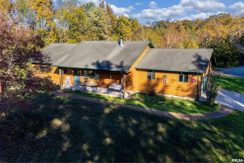 Tiny photo for 125 Princess Lane, Carbondale, IL 62901 (MLS # EB460361)