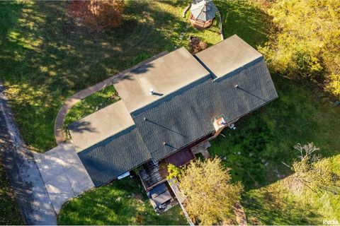 Tiny photo for 125 Princess Lane, Carbondale, IL 62901 (MLS # EB460361)