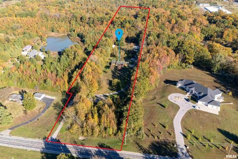 Tiny photo for 125 Princess Lane, Carbondale, IL 62901 (MLS # EB460361)