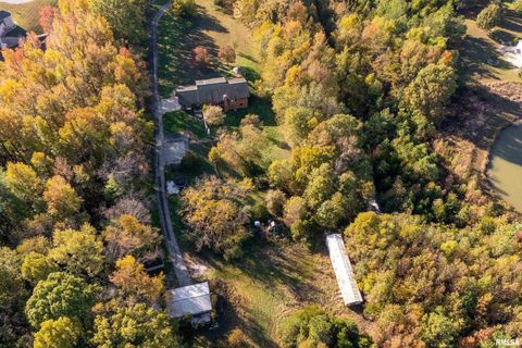 Tiny photo for 125 Princess Lane, Carbondale, IL 62901 (MLS # EB460361)