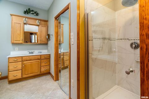 Tiny photo for 125 Princess Lane, Carbondale, IL 62901 (MLS # EB460361)