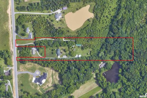 Tiny photo for 125 Princess Lane, Carbondale, IL 62901 (MLS # EB460361)