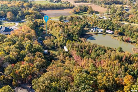 Tiny photo for 125 Princess Lane, Carbondale, IL 62901 (MLS # EB460361)