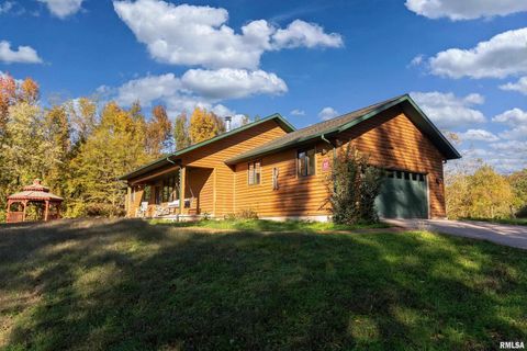 Tiny photo for 125 Princess Lane, Carbondale, IL 62901 (MLS # EB460361)