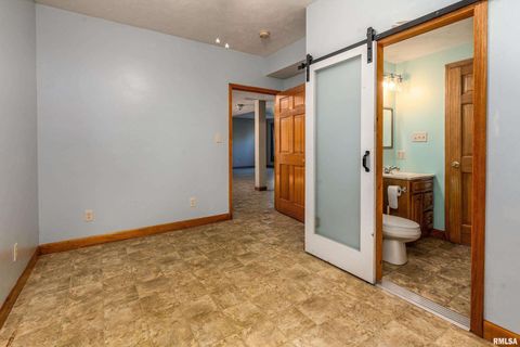 Tiny photo for 125 Princess Lane, Carbondale, IL 62901 (MLS # EB460361)