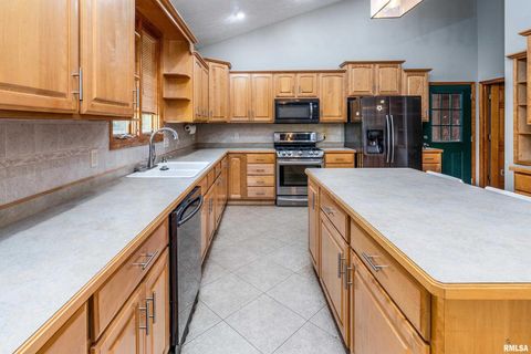 Tiny photo for 125 Princess Lane, Carbondale, IL 62901 (MLS # EB460361)