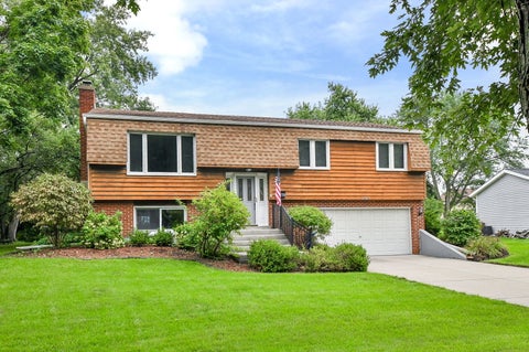 Photo of 2287 Durham Drive, Wheaton, IL 60189 (MLS # 12726707)