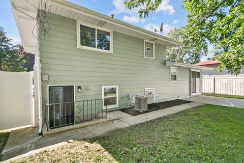 Tiny photo for 1340 Prince Drive, South Holland, IL 60473 (MLS # 12768841)