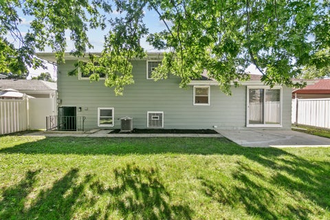 Tiny photo for 1340 Prince Drive, South Holland, IL 60473 (MLS # 12768841)