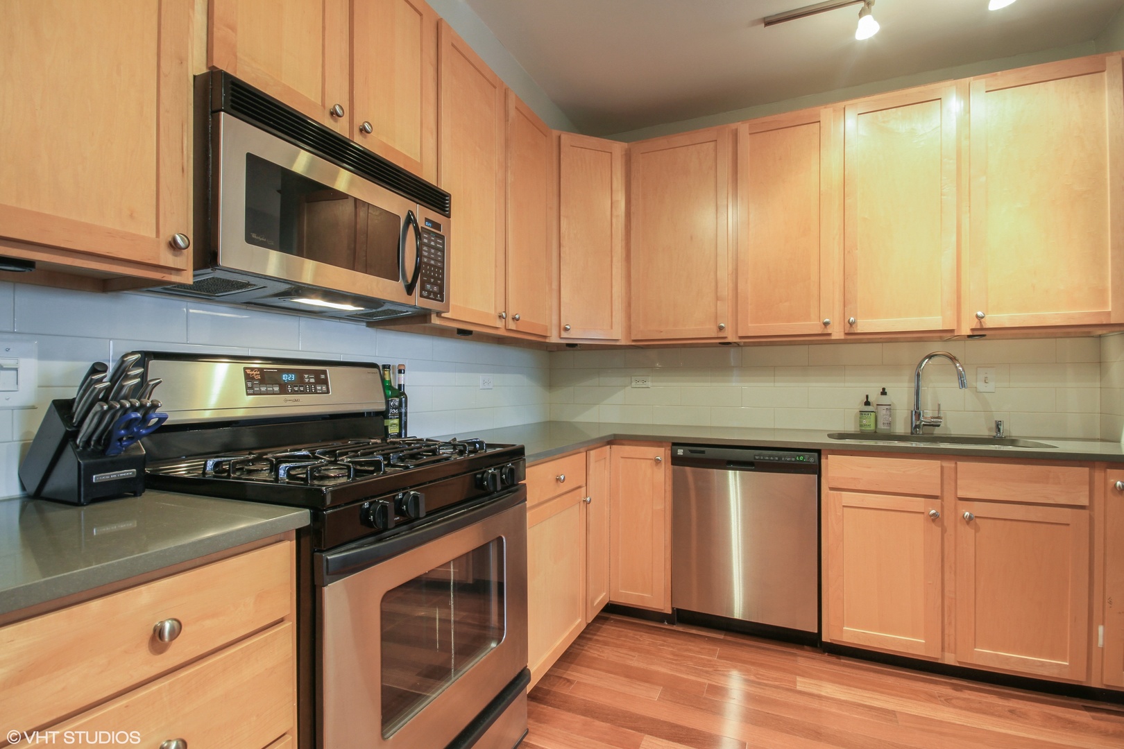 1212 N Wells Street 1405