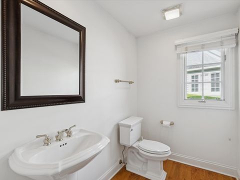 Tiny photo for 660 S Buckingham Court, Lake Forest, IL 60045 (MLS # 12489887)