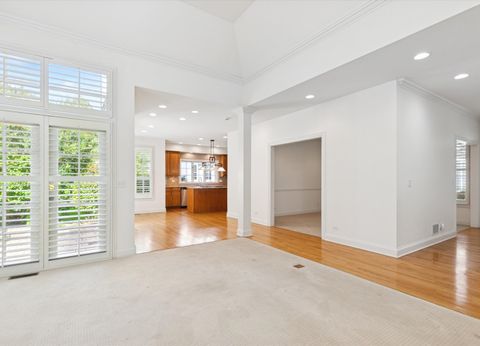 Tiny photo for 660 S Buckingham Court, Lake Forest, IL 60045 (MLS # 12489887)