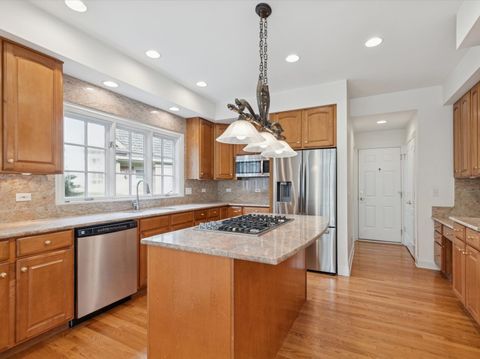 Tiny photo for 660 S Buckingham Court, Lake Forest, IL 60045 (MLS # 12489887)