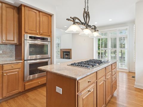 Tiny photo for 660 S Buckingham Court, Lake Forest, IL 60045 (MLS # 12489887)