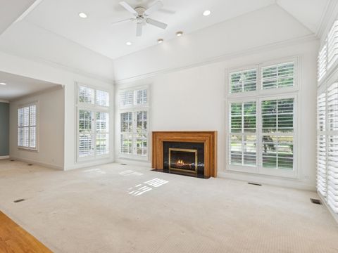 Tiny photo for 660 S Buckingham Court, Lake Forest, IL 60045 (MLS # 12489887)