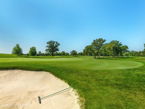 Tiny photo for 660 S Buckingham Court, Lake Forest, IL 60045 (MLS # 12489887)