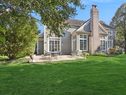 Tiny photo for 660 S Buckingham Court, Lake Forest, IL 60045 (MLS # 12489887)