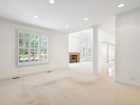 Tiny photo for 660 S Buckingham Court, Lake Forest, IL 60045 (MLS # 12489887)