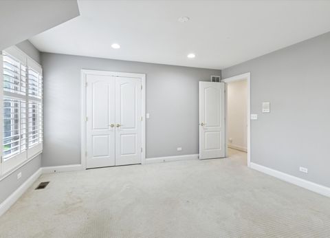 Tiny photo for 660 S Buckingham Court, Lake Forest, IL 60045 (MLS # 12489887)