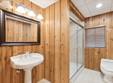 Tiny photo for 660 S Buckingham Court, Lake Forest, IL 60045 (MLS # 12489887)