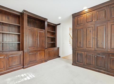 Tiny photo for 660 S Buckingham Court, Lake Forest, IL 60045 (MLS # 12489887)