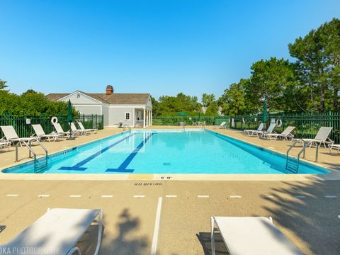 Tiny photo for 660 S Buckingham Court, Lake Forest, IL 60045 (MLS # 12489887)