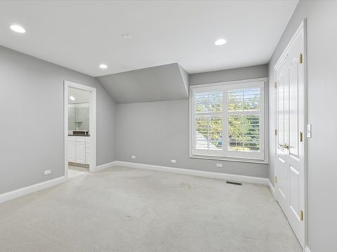 Tiny photo for 660 S Buckingham Court, Lake Forest, IL 60045 (MLS # 12489887)