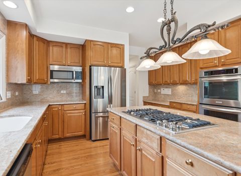 Tiny photo for 660 S Buckingham Court, Lake Forest, IL 60045 (MLS # 12489887)