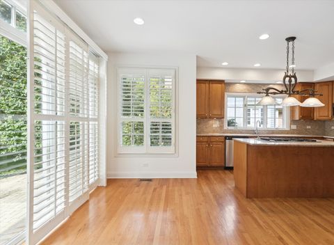 Tiny photo for 660 S Buckingham Court, Lake Forest, IL 60045 (MLS # 12489887)