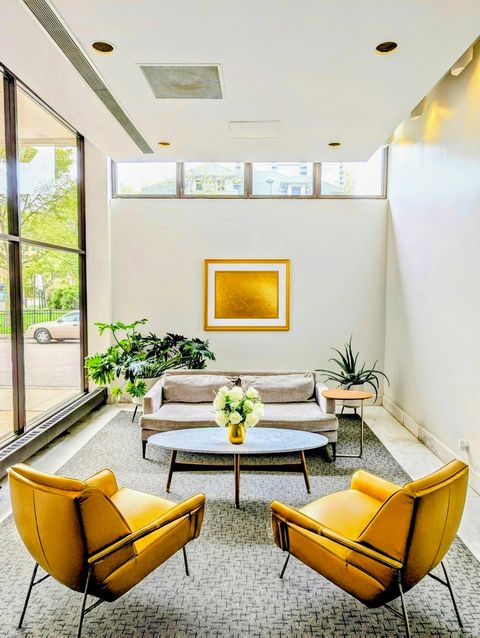 Tiny photo for 6171 N Sheridan Road #402, Chicago, IL 60660 (MLS # 12499104)