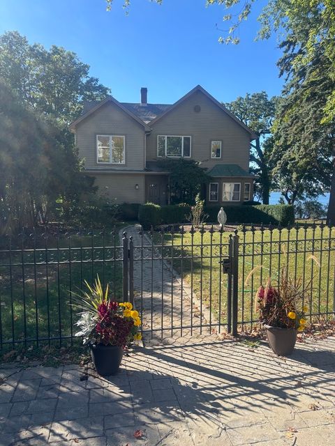 21 Lakeview Place 2 Lake Zurich IL 60047